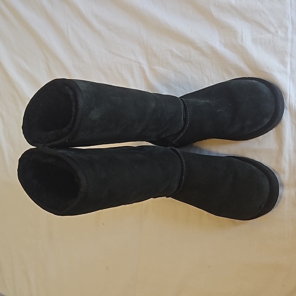 Black Classic Tall UGGS Size 7 - Picture 1 of 11